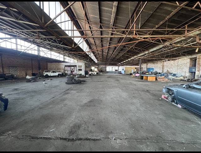 1,799M² WAREHOUSE TO LET IN NEWLANDS